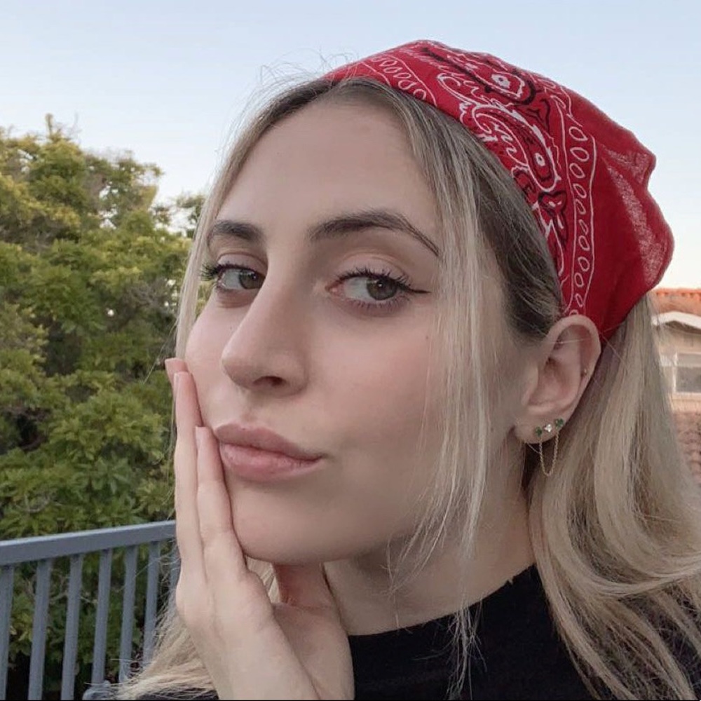 Meet your Posher, Alina